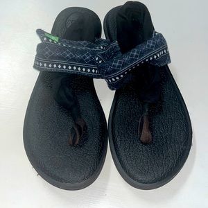 Sanuk size 9 yoga sling sandal